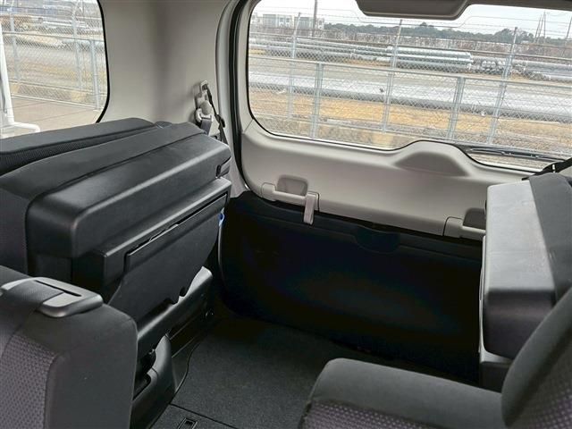 NISSAN SERENA  S-HYBRID 2019 Image 31