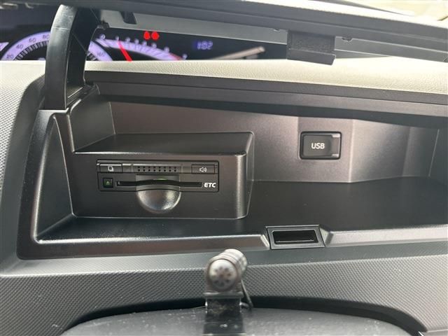 TOYOTA ESTIMA 2016 Image 31