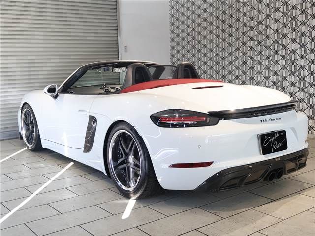 PORSCHE 718BOXSTER 2017 Image 31
