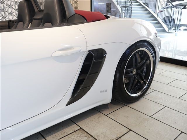 PORSCHE 718BOXSTER 2017 Image 31