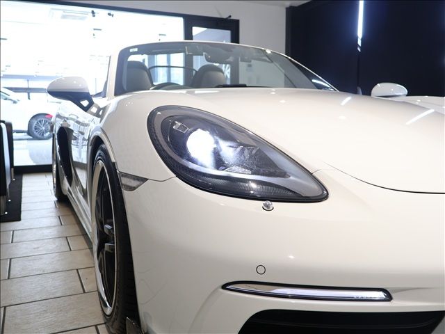 PORSCHE 718BOXSTER 2017 Image 31