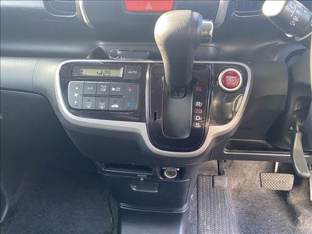 HONDA N BOX CUSTOM 2013 Image 31