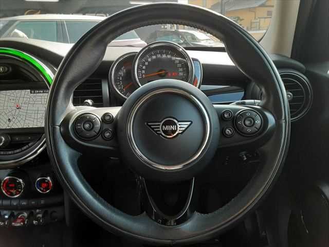 BMW MINI COOPER S 5DOOR 2019 Image 31