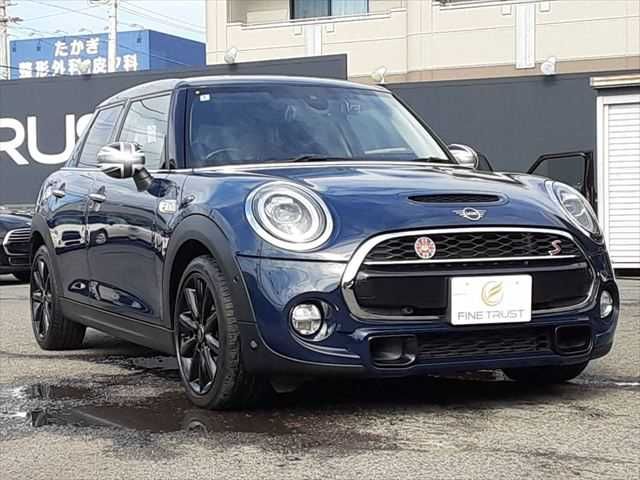 BMW MINI COOPER S 5DOOR 2019 Image 31