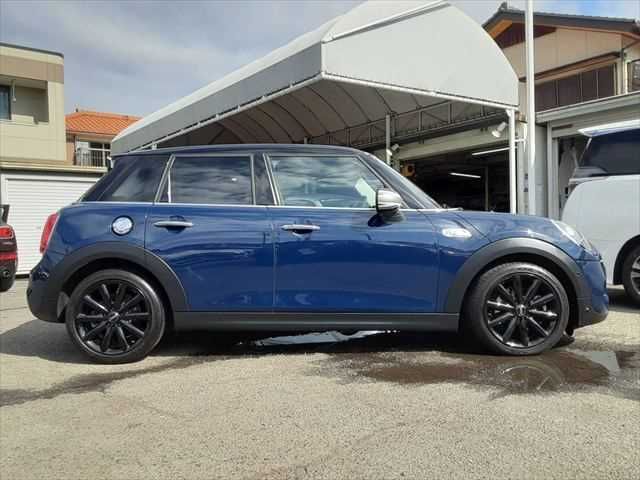 BMW MINI COOPER S 5DOOR 2019 Image 31