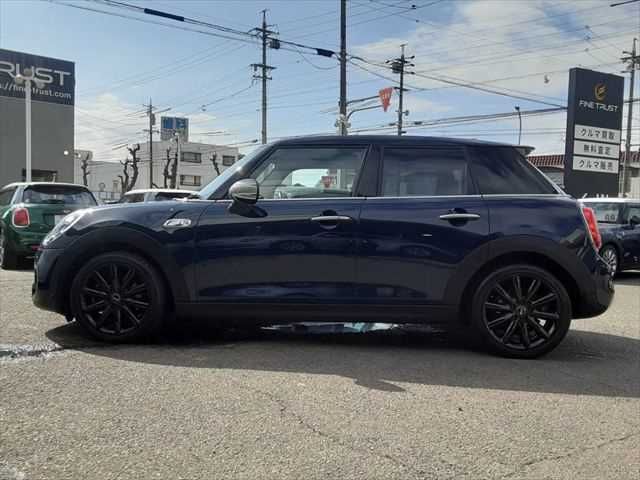 BMW MINI COOPER S 5DOOR 2019 Image 31