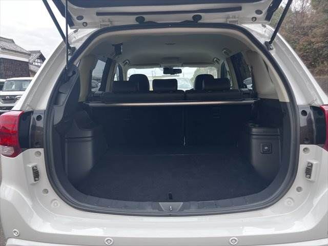 MITSUBISHI OUTLANDER PHEV 2015 Image 31