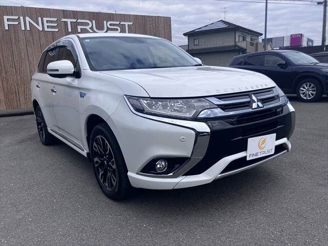 MITSUBISHI OUTLANDER PHEV 2015 Image 31