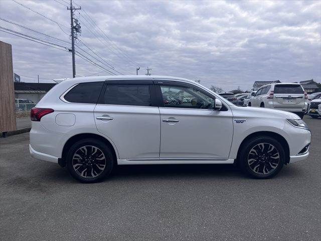 MITSUBISHI OUTLANDER PHEV 2015 Image 31