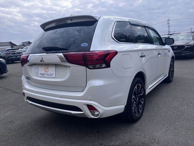 MITSUBISHI OUTLANDER PHEV 2015 Image 31