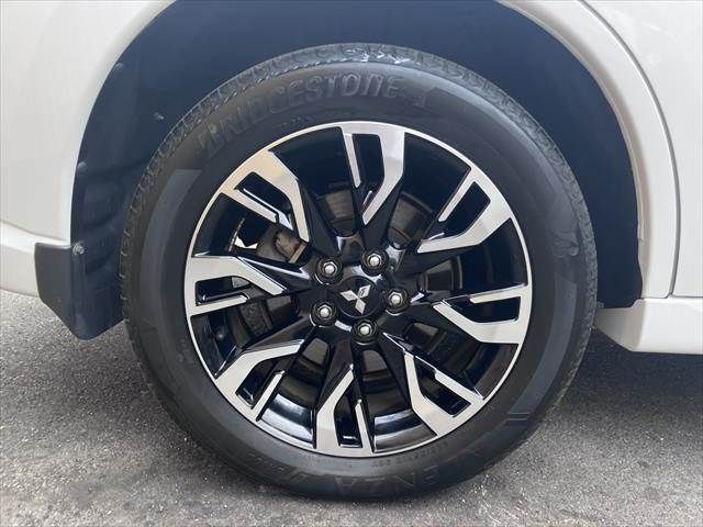 MITSUBISHI OUTLANDER PHEV 2015 Image 31