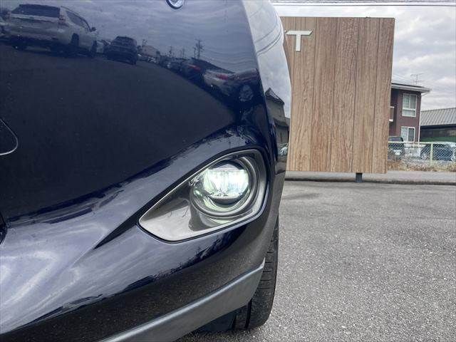 TOYOTA HARRIER HYBRID 2015 Image 31