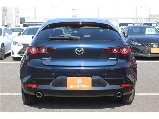 MAZDA 3 FASTBACK 2023 Image 31