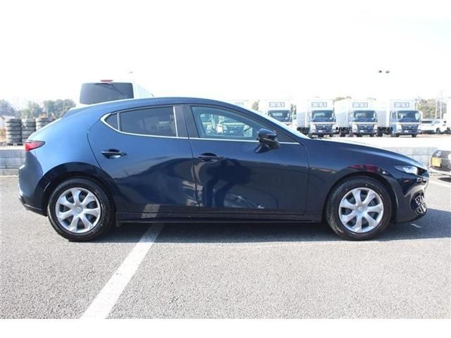 MAZDA 3 FASTBACK 2023 Image 31