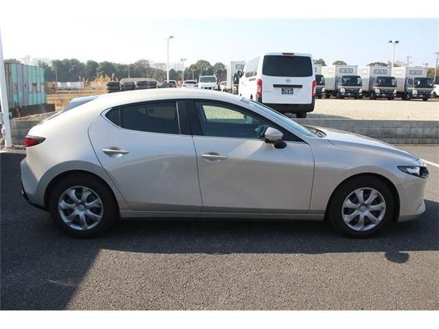 MAZDA 3 FASTBACK 2023 Image 31