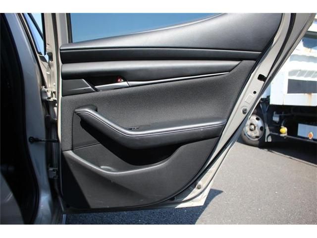 MAZDA 3 FASTBACK 2023 Image 31