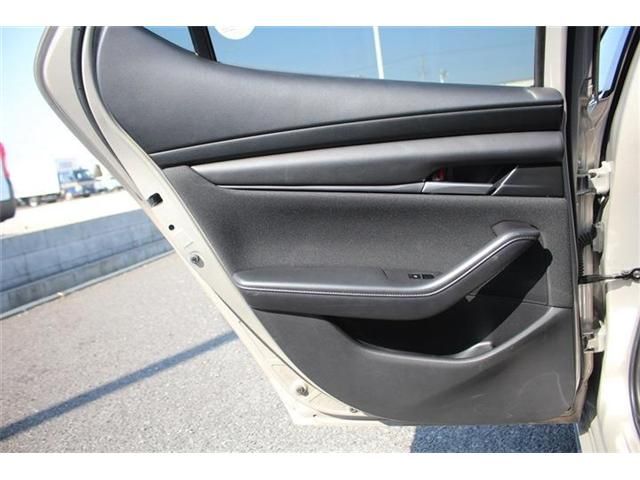 MAZDA 3 FASTBACK 2023 Image 31