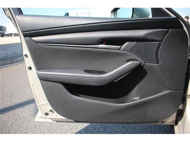 MAZDA 3 FASTBACK 2023 Image 31