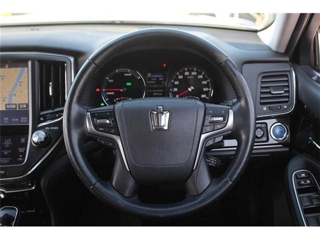 TOYOTA CROWN SEDAN HYBRID 2017 Image 31
