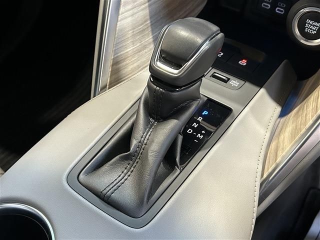 TOYOTA HARRIER 4WD 2022 Image 31