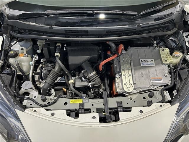 NISSAN NOTE 4WD 2018 Image 31