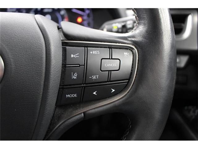 TOYOTA LEXUS UX200 2019 Image 31