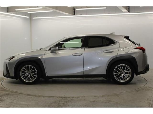 TOYOTA LEXUS UX250H AWD 2019 Image 31