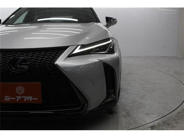 TOYOTA LEXUS UX250H AWD 2019 Image 31