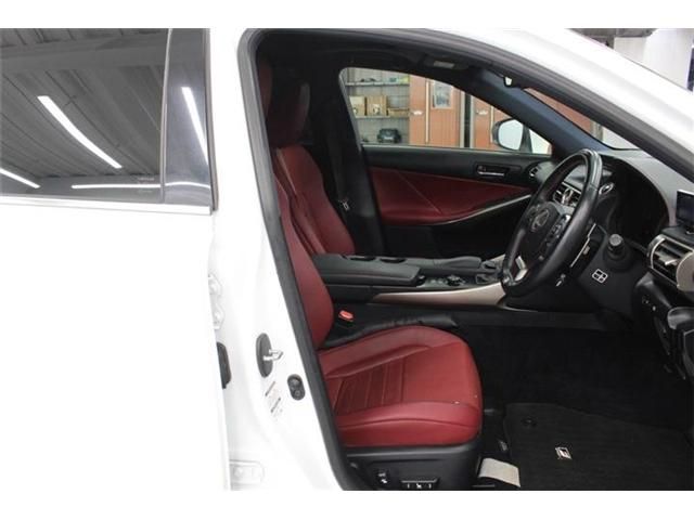 TOYOTA LEXUS IS300H 2013 Image 31