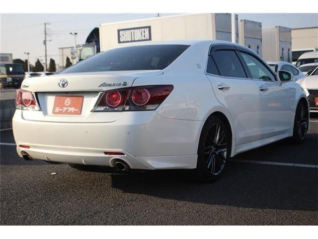 TOYOTA CROWN SEDAN 2015 Image 31