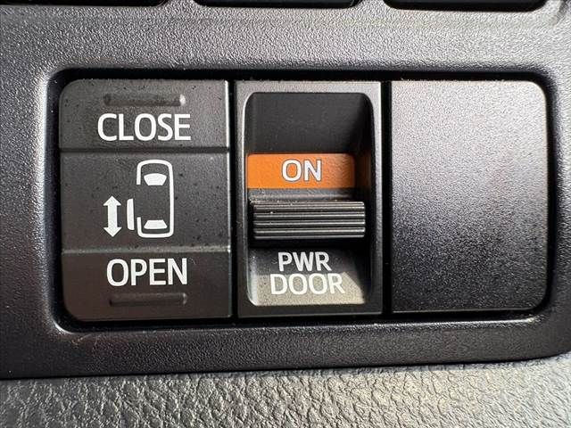 TOYOTA NOAH HYBRID 2020 Image 31