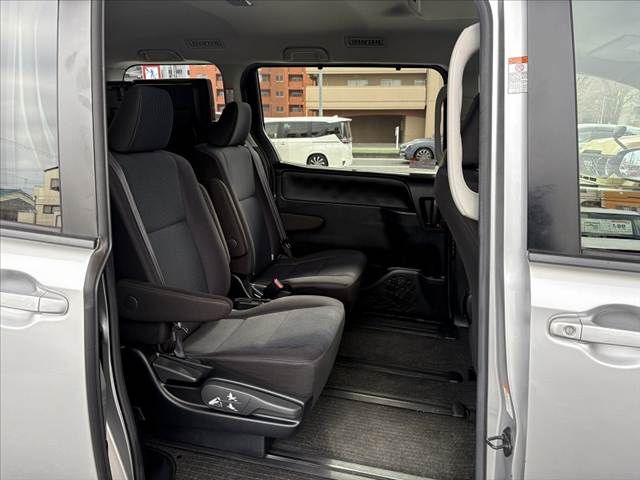 TOYOTA NOAH HYBRID 2020 Image 31