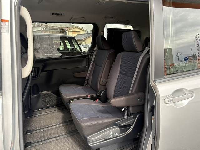 TOYOTA NOAH HYBRID 2020 Image 31