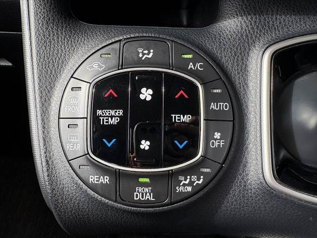 TOYOTA NOAH HYBRID 2020 Image 31