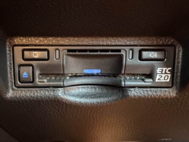 TOYOTA VOXY HYBRID 2023 Image 31