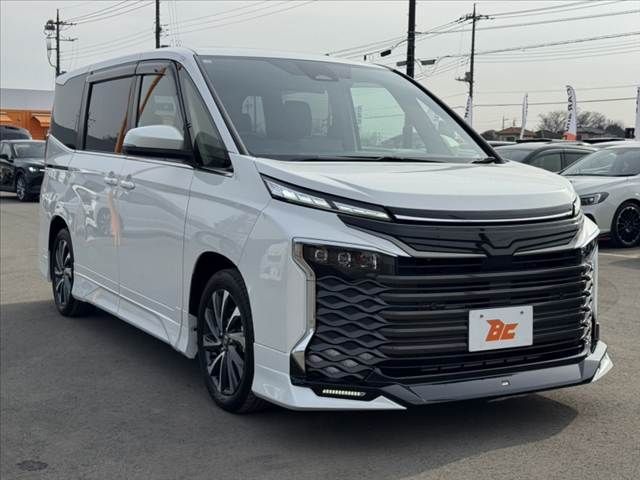 TOYOTA VOXY HYBRID 2023 Image 31