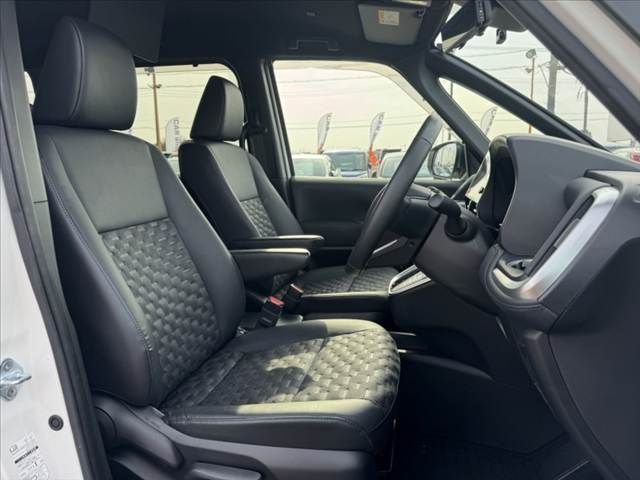 TOYOTA VOXY HYBRID 2023 Image 31