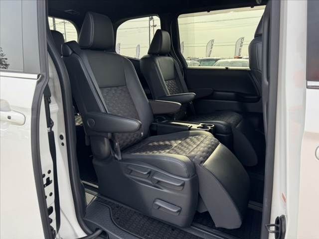 TOYOTA VOXY HYBRID 2023 Image 31