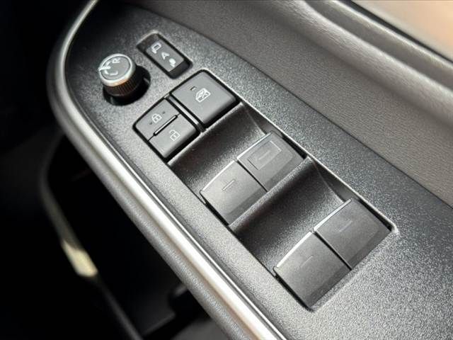 TOYOTA VOXY HYBRID 2023 Image 31