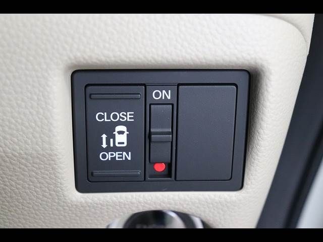 HONDA N BOX 2020 Image 31