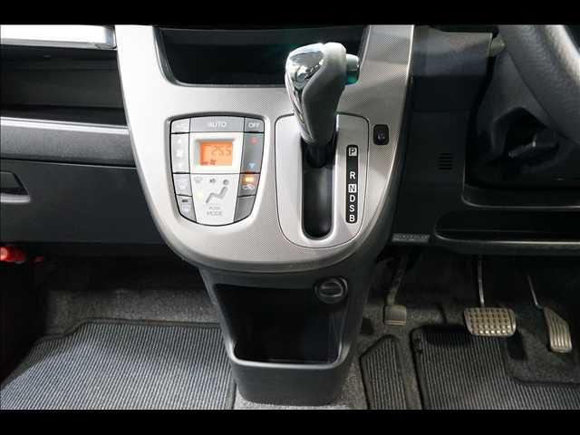 DAIHATSU MOVE CUSTOM 2013 Image 31