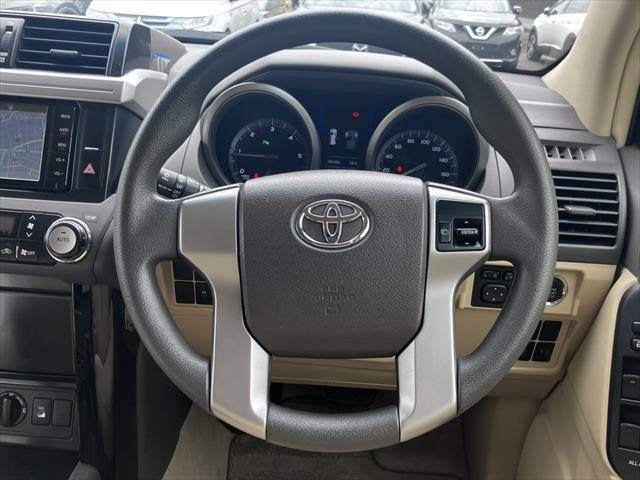 TOYOTA LANDCRUISER PRADO 2015 Image 31