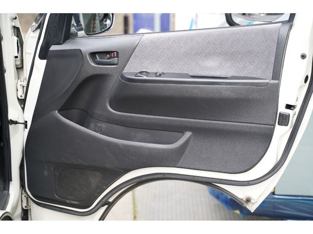 TOYOTA REGIUSACE VAN 4WD 2009 Image 31