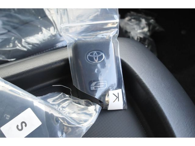 TOYOTA HIACE VAN 4WD 2026 Image 31