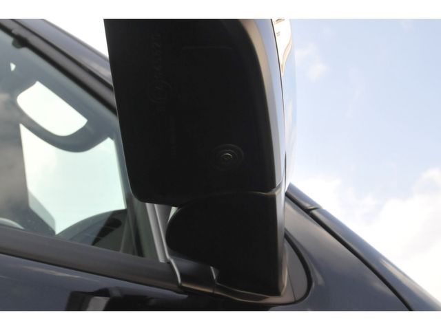 TOYOTA HIACE VAN 4WD 2026 Image 31