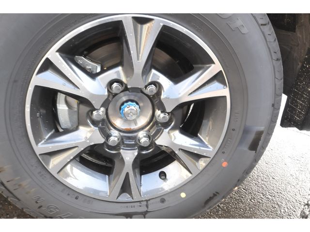 TOYOTA HIACE VAN 4WD 2026 Image 31