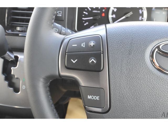 TOYOTA HIACE VAN 4WD 2026 Image 31