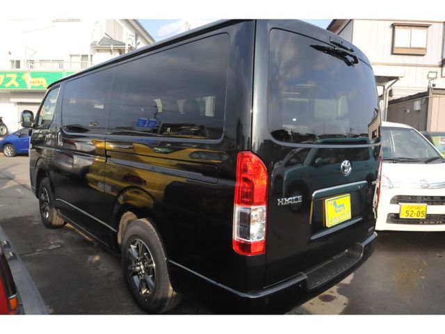 TOYOTA HIACE VAN 4WD 2026 Image 31