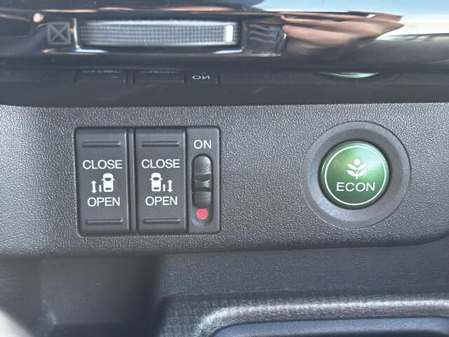 HONDA STEPWAGON 4WD 2017 Image 31