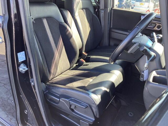 HONDA N BOX CUSTOM 4WD 2020 Image 31